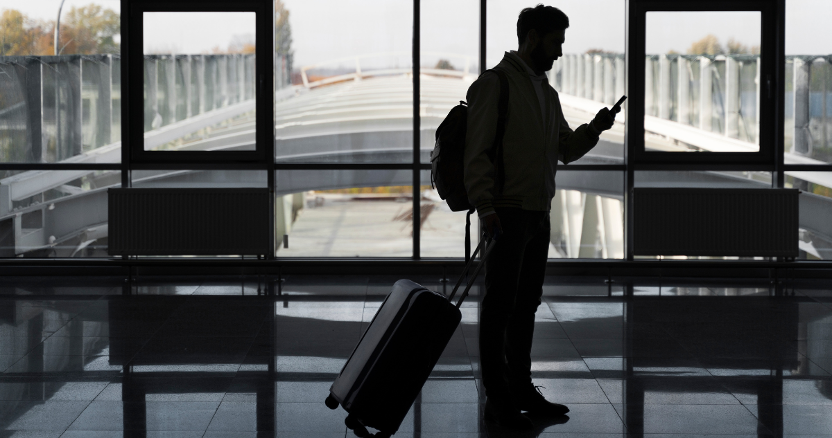 Sano para viajar, enfermo para trabajar. Análisis de José Francisco Lagos, de Pivotes, por fraude de licencias médicas