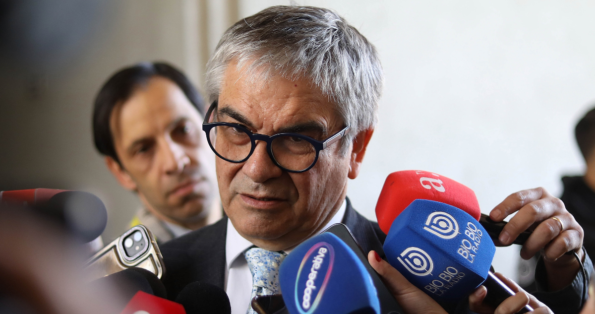 Marcel da ultimátum de 72 horas para hacer sumarios a funcionarios que viajaron estando con licencia