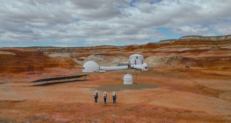 Científicas descubren que la sangre menstrual podría usarse como fertilizante en Marte