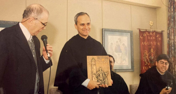 Robert Prevost, futuro papa León XIV, en visita a Concepción en 2003