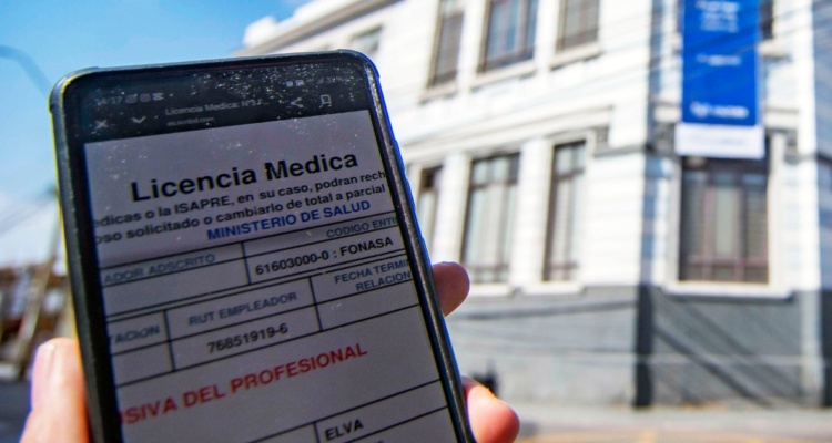 Piden ampliar de 2 a 4 años el rango de investigación por licencias fraudulentas en el sistema público