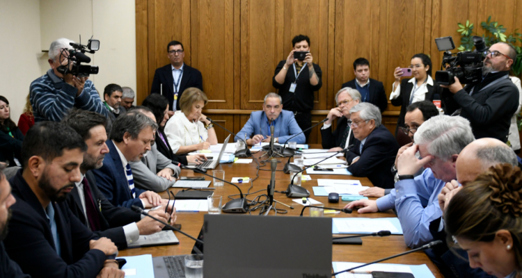 Por datos falsos de fraccionamiento: presentan proyecto que exige jurar antes de exponer en comisiones