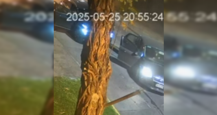 Pareja sufre violento portonazo en Ñuñoa