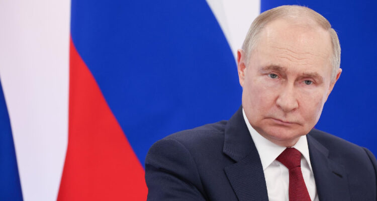 “Los hay que asfixiar”: Putin arremete y acusa a empresas como Microsoft y Zoom de “estrangular” Rusia