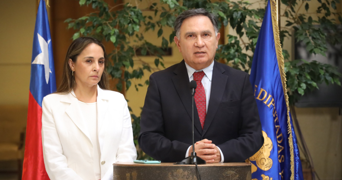 “Impunidad administrativa”: Diputados RN piden a CGR retener renuncias de funcionarios por licencias