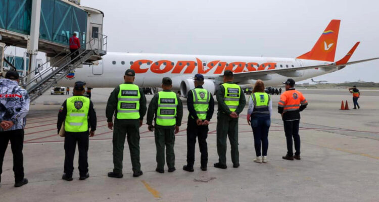 Retornan a Venezuela 315 migrantes, 146 de ellos niños, repatriados desde México