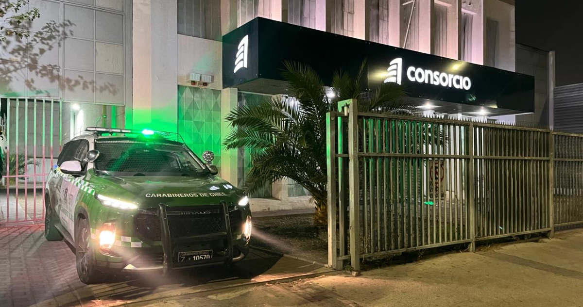 Delincuentes roban cajeros automáticos desde un banco de Maipú