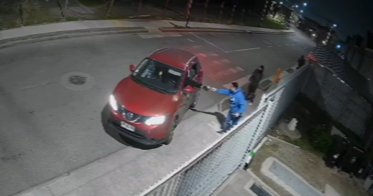 “Corriste harto igual”: ladrones devuelven carnet a víctima y “lo felicitan” por intentar huir de robo
