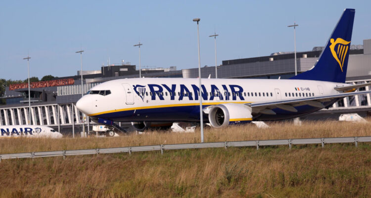 La aerolínea “low cost” más importante de Europa, Ryanair, informa de caída en sus beneficios