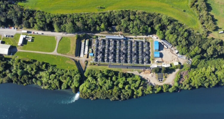 Tras cuestionamientos por “Los Ciruelos”: Salmones Antártica muestra operación en terreno a comunidad