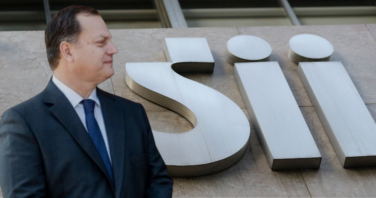 Arturo Correa Cuevas y el logo del SII