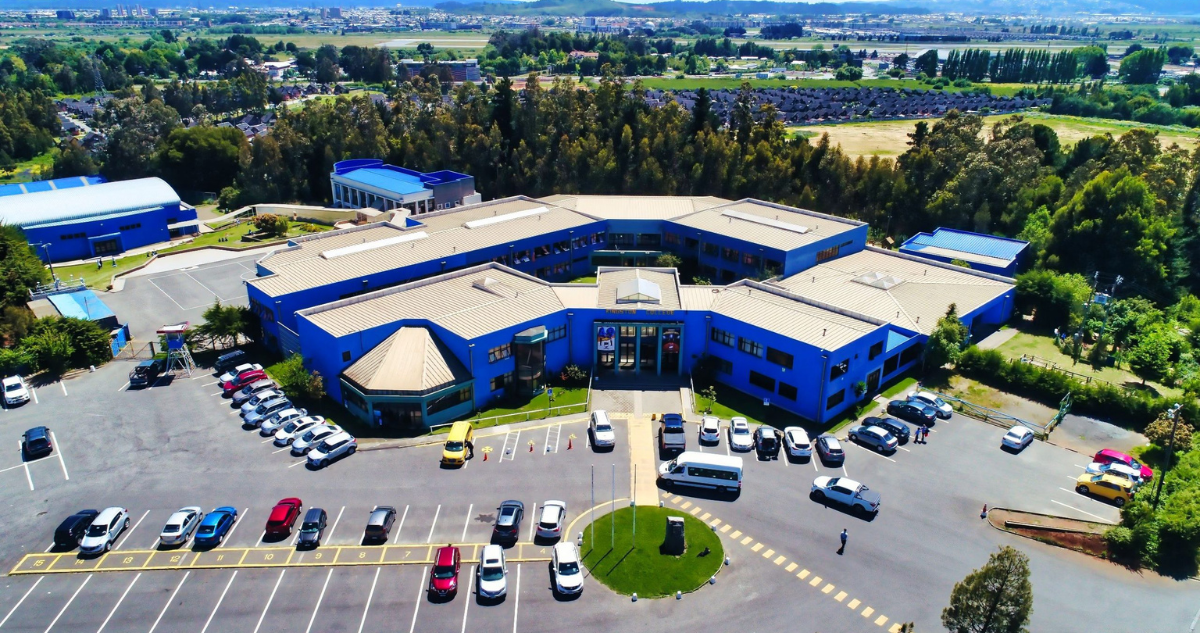 Denuncian grave agresión con manopla a alumno del Kingston College de Concepción: está hospitalizado