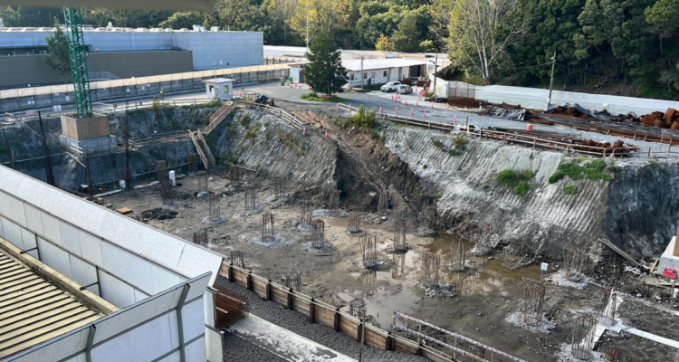 Ordenan paralizar construcción del Juzgado de Familia de Concepción por problemas en el terreno