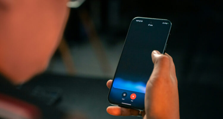 foto de un smartphone para ilustrar nota sobre los teléfonos del futuro