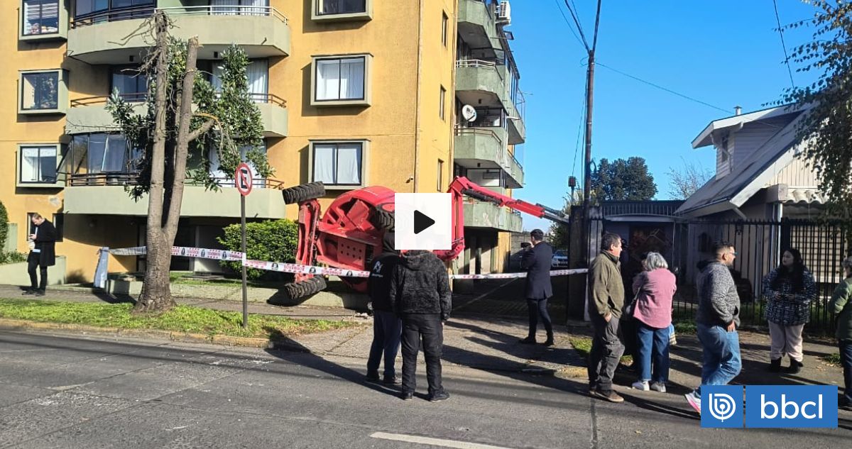 Grúa hidráulica cae en Temuco: dos trabajadores heridos