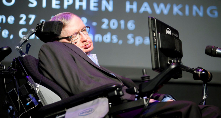 Stephen Hawiking, cientifico británico y conocido paciente de ELA en referencia a nuevo tratamiento experimental para la enfermedad