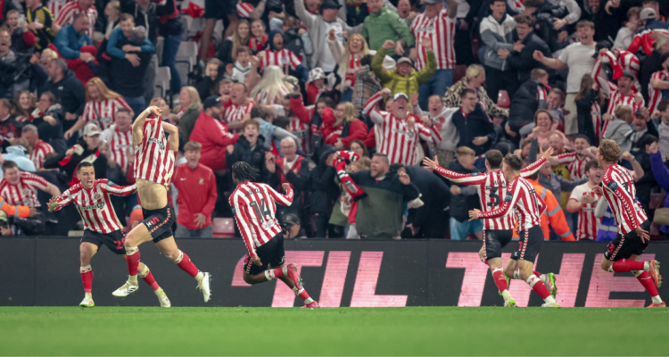 Heroico gol permite al Sunderland citarse con el Sheffield de Brereton por ascenso a Premier League