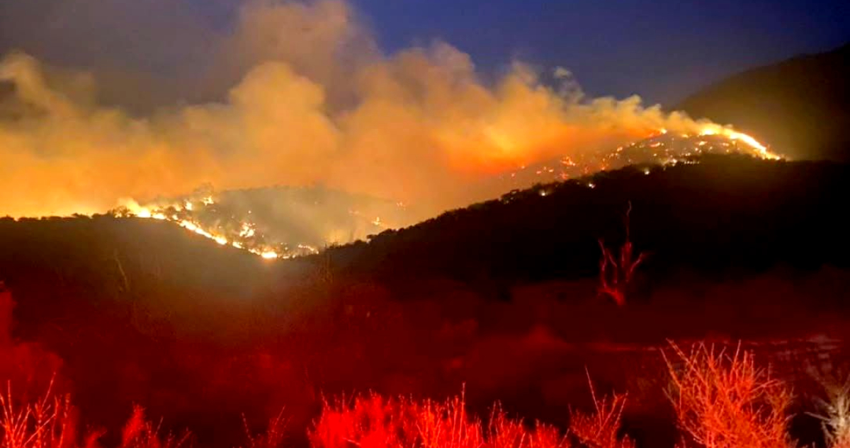suspenden-clases-municipales-en-melipilla-maria-pinto-y-curacavi-por-incendio-de-800-hectareas