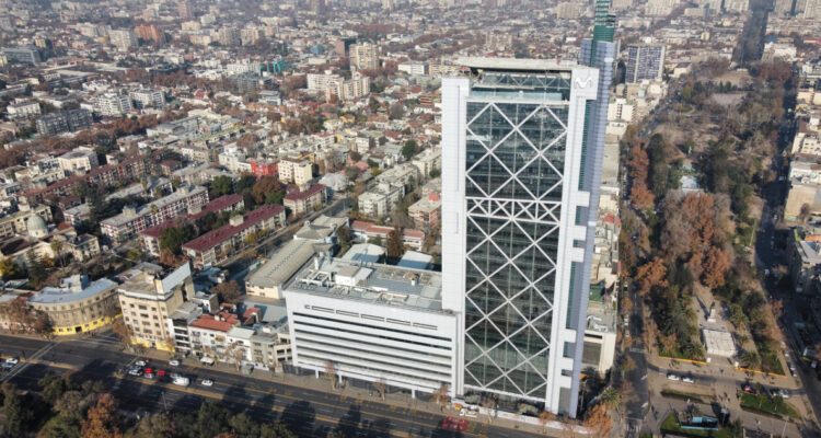 Telefónica entrega crédito millonario a Movistar Chile: ayudaría a pagar parte de deuda de su filial