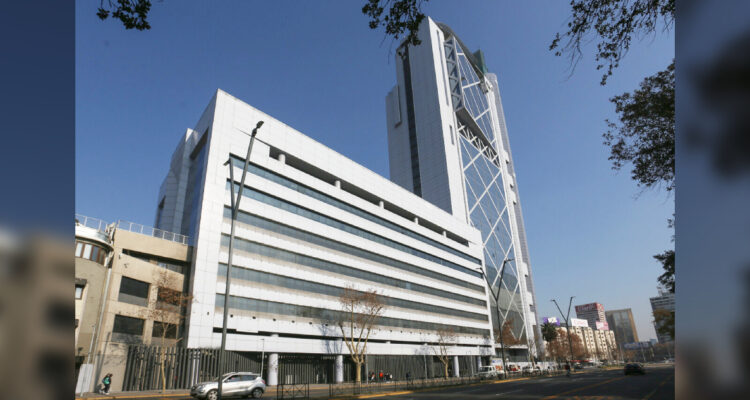 En plenos rumores de venta: Máximo ejecutivo de Telefónica Chile renuncia y empresa designa nuevo CEO