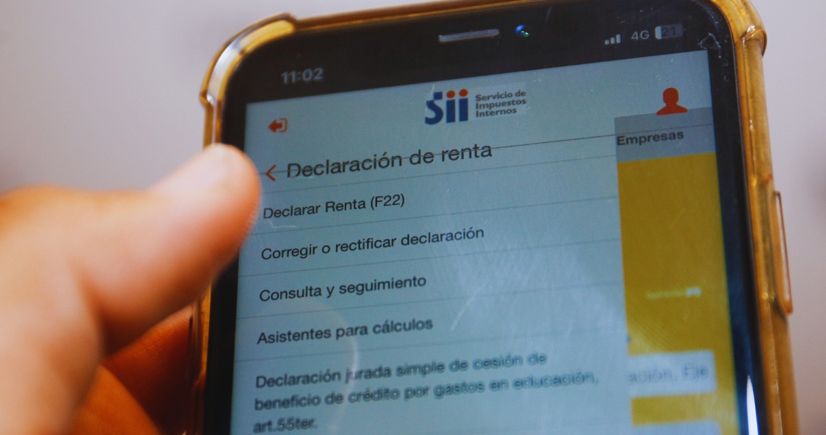 Cuándo es el tercer pago o cuándo se paga la tercera devolución de impuestos de la declaración de renta 2025 y hasta cuándo hay plazo.