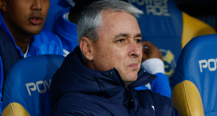 Tiago Nunes descarga frustración contra árbitros tras nueva derrota de la UC en Liga de Primera