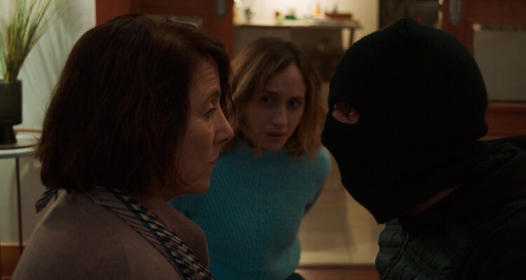 Todos somos justos, de Carlos Leiva, Avispa Cine