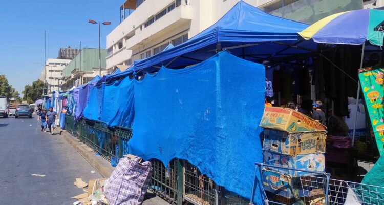 Orrego responde a Hassler por comercio ilegal en Meiggs y defiende a Desbordes: “Me parece injusto”