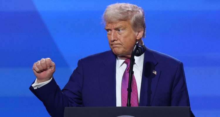 Trump pide a embajadas suspender entrevistas para visas de estudiante: busca ampliar revisión de RRSS