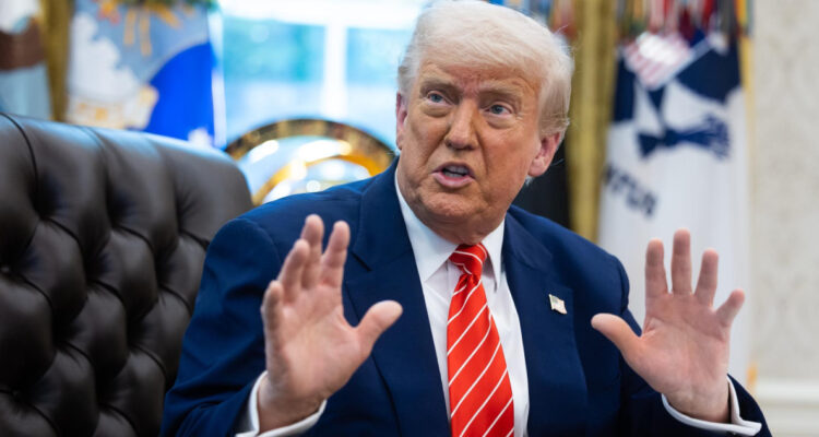 Juez de Estados Unidos impide que Trump invalide permisos legales de unos 5 mil venezolanos