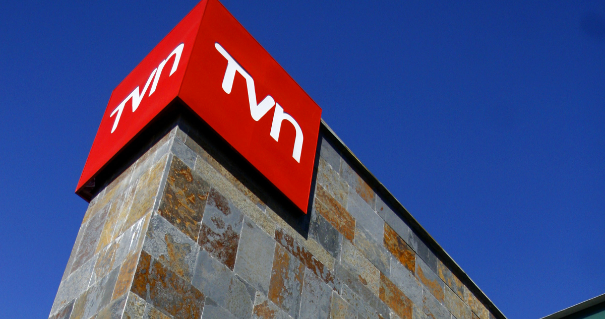 Otro problema en TVN: También fue oficiado por tener trabajadores que viajaron usando licencia médica