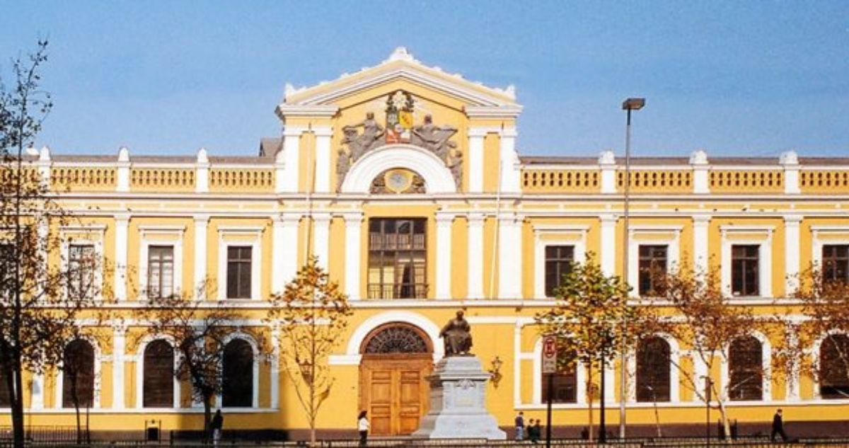U. de Chile rompe el silencio y anuncia sumarios a 209 funcionarios por mal uso de licencias médicas