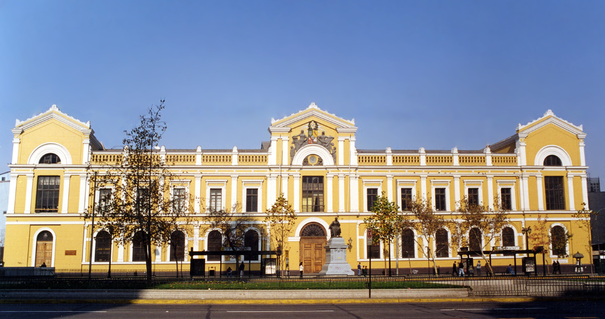 Universidad de Chile dicute voto triestamental consejo de facultad