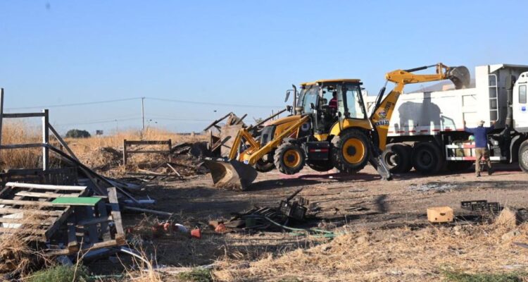Autoridades de la RM anuncian cierre de vertedero ilegal en Talagante