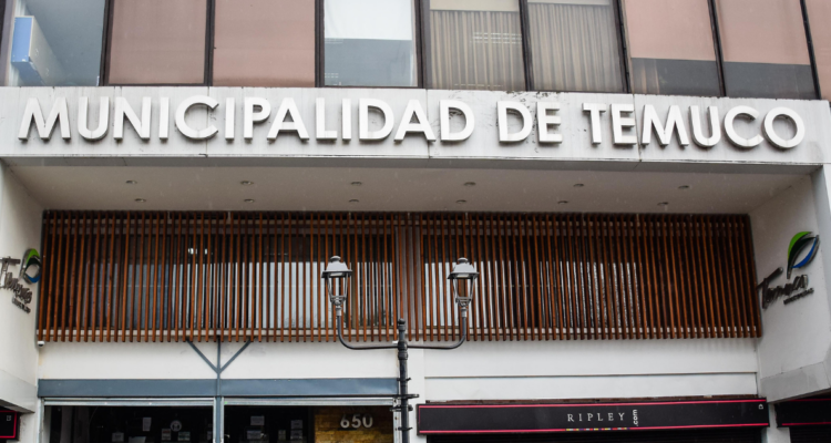Municipio de Temuco revisa caso de funcionario que salió 5 veces del país estando con licencia médica