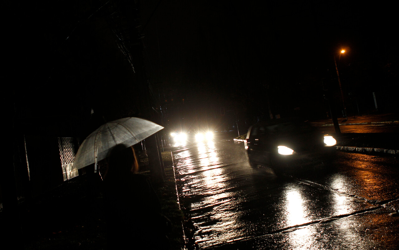 Más de 380 mil clientes sin luz tras sistema frontal: Ñuble, Bío Bío y La Araucanía las más afectadas