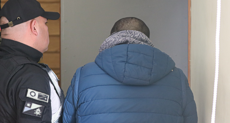 Hombre acusado de matar a hijastro en Talcahuano