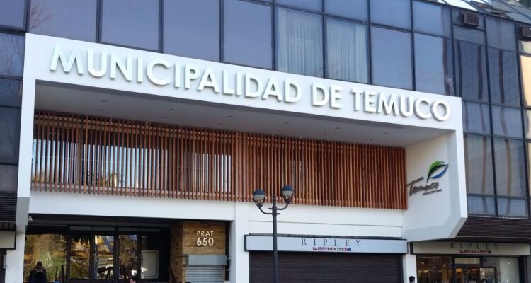 Temuco: piden remover a administrador municipal por licitar proyectos a firmas socias de su extrabajo