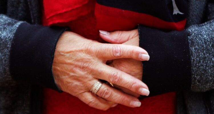 Cierran residencia de adultos mayores en Villarrica por graves deficiencias sanitarias