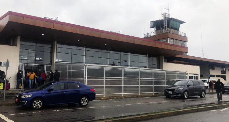 Frontis del Aeródromo Pichoy por trabajos de conservación de pistas de despegue
