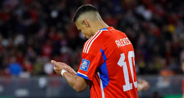 Alexis Sánchez jugando para La Roja