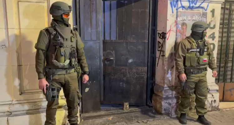Carabineros realiza amplio operativo policial por doble homicidio en la Vega Central