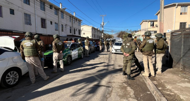 Allanamientos en la RM dejan 10 detenidos en operativo contra banda ligada a múltiples encerronas