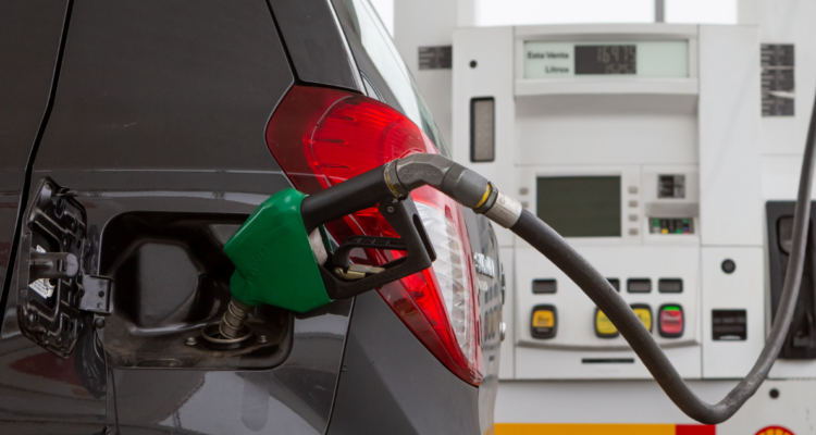 Confirman fuerte alza en precios de los combustibles: parafina subirá $70 por litro