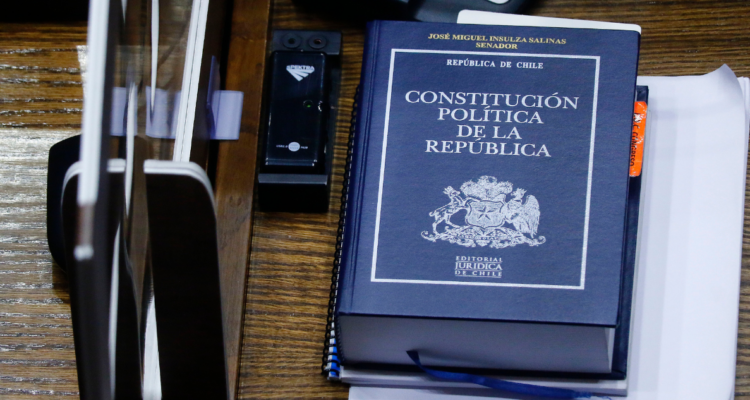 Aprueban iniciativa que busca suprimir normas obsoletas de la Constitución