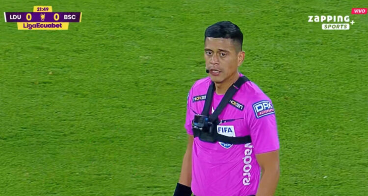 arbitro cámara GoPro en fútbol de Ecuador