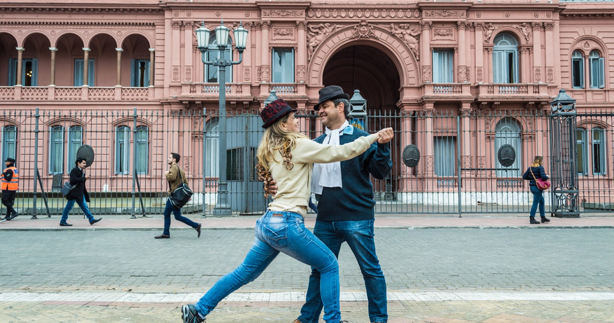 Cae el turismo en Argentina: chilenos figuran entre turistas que eligen ir a ese país