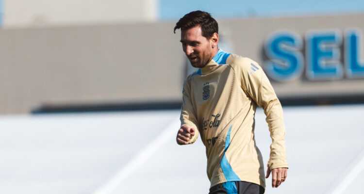 Argentina y su posible formación para duelo con La Roja