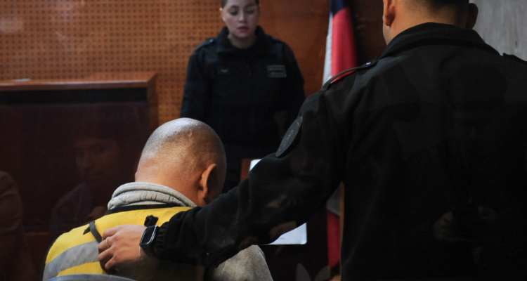 Arresto domiciliario total para hombre que mató a su hijastro en San Felipe: apeló a legítima defensa