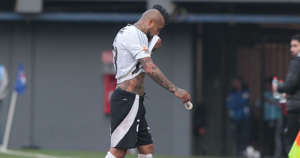 Arturo Vidal, dos fechas de castigo y se perderá clásicos de Colo Colo en La Liga de Primera